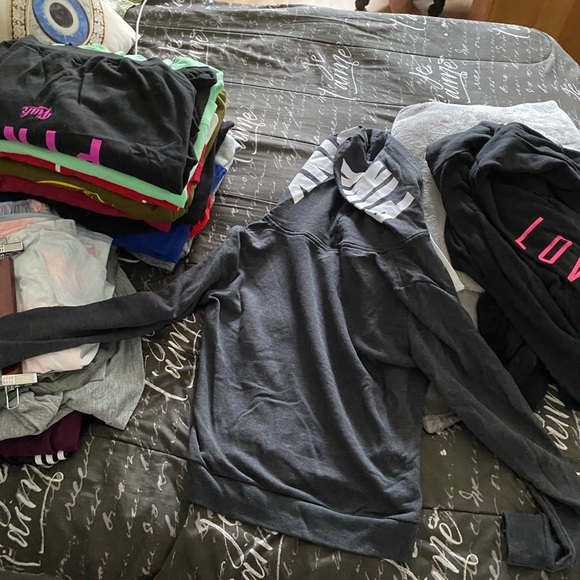 Victoria’s Secret Sweater - Picture 4 of 4